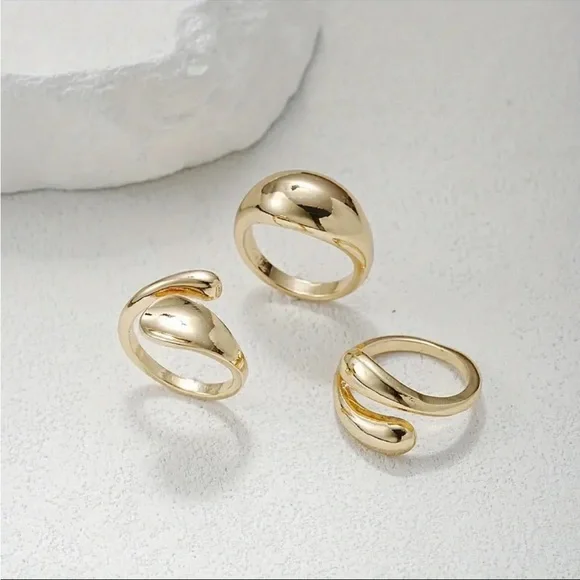 Gold Plated Three Piece Ring Set Size 7 NWT